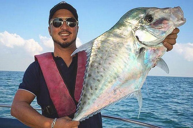 Go Fishing Dubai 5 hours Trolling & Regular Fishing - Your On-Board Comfort: Snacks, Drinks, and a Clean Boat