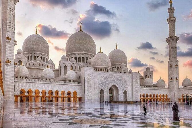 Guided Abu Dhabi City Tour Full Day with Private SUV - Corniche Quick Hit: 15 Minutes of Sea Air and Easy Walking