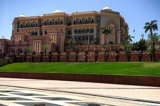 Guided City Tour of Abu Dhabi with Sheikh Zayed Mosque - Marina Mall Lunch Time (And Why You’ll Appreciate the Flex)
