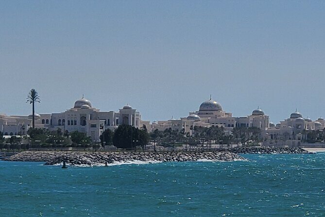 Guided City Tour of Abu Dhabi with Sheikh Zayed Mosque - Dates Market: Quick, Fun Shopping That Feels Local