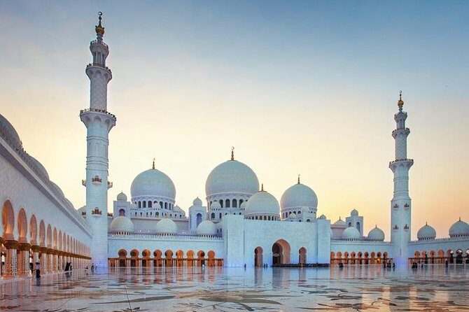 Half-Day Grand Mosque Tour from Dubai - Sheikh Zayed Grand Mosque: why this half-day is worth your time
