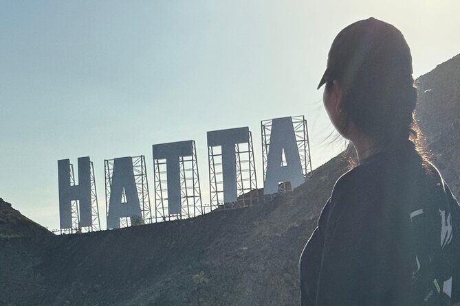 Hatta Hiking and Kayaking Adventure Tour from Dubai - Stop Two: The Hatta Sign Photo and View Break