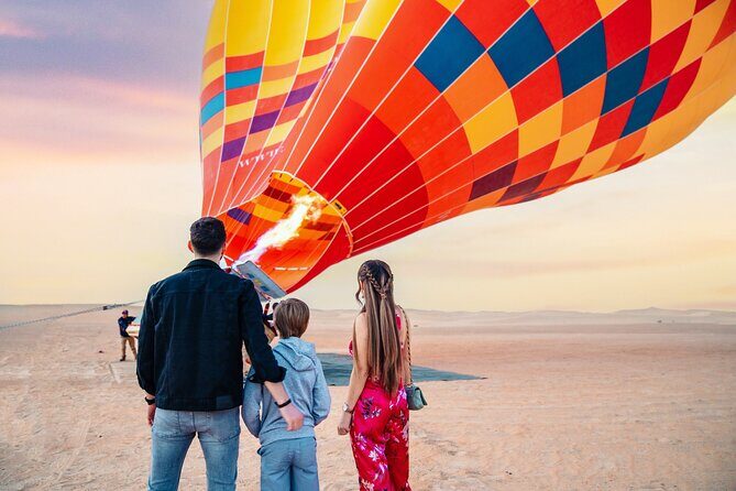 Hot Air Balloon Dubai Exotic Sunrise With Buffet Breakfast - The Margham Balloon Flight: Sunrise Light Over Golden Dunes