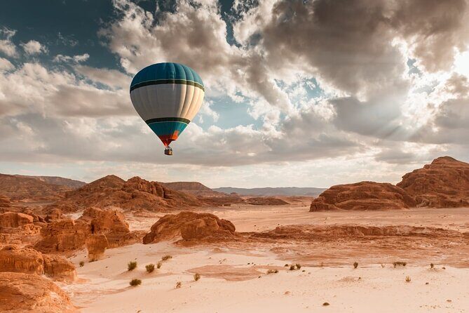 Hot Air Balloon Ride in Dubai - Why a 4:00 am balloon flight is worth the alarm