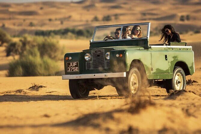 Hot air Balloon With 1957 Vintage Land Rover - Key highlights worth your attention
