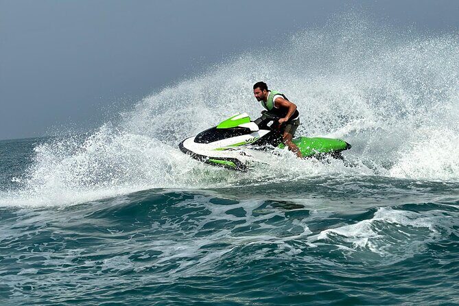 Jet ski Dubai 30 minute Guided Sightseeing Tour - Entering the Water: Dubai Marina to JBR Beach, minus the hassle