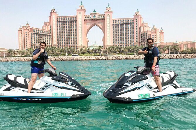 Jet Ski Experience in Dubai - Palm Jumeirah Photo Stop: A Real Break on a Big View