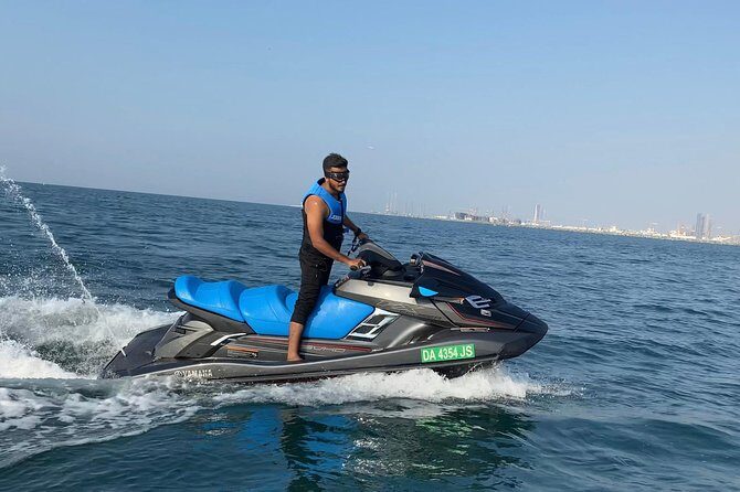 Jet Ski Ride Dubai: Burj Khalifa & Burj Al Arab with Fresh Juice - Getting to Fishing Harbour Jumeirah 1 and what happens first