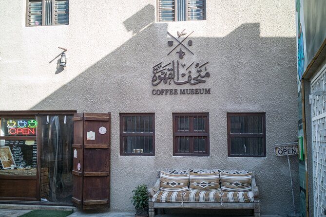 Layover & Stopover Half-Day Private Dubai Tour - Jumeirah Mosque and Burj Al Arab: Cultural Contrast Meets Mega Luxury