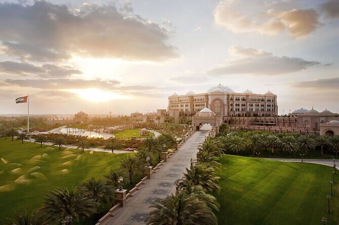 Lebanese Terrace and Emirates Palace with Transfer and Lunch - Price and value at $165: when this is a smart buy and when it isn’t