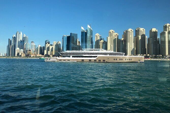 Luxury 7 Star Mega Yacht Dinner Cruise With international Buffet - The international buffet: what you’ll actually eat