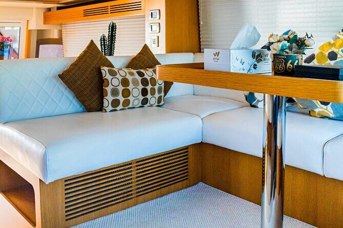 Luxury cruise on The Pearl 48ft to Atlantis & Burj Al Arab. - Optional add-ons: jet skis and live BBQ (and how to decide)