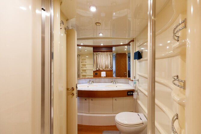 Luxury Yacht Private Rental from Dubai Marina - Timing choices: 2, 3, or 4 hours, and when to go for the best vibe