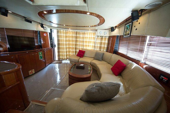 Luxury Yacht Tour Around Palm Island - Touring the yacht itself: where you’ll spend your time