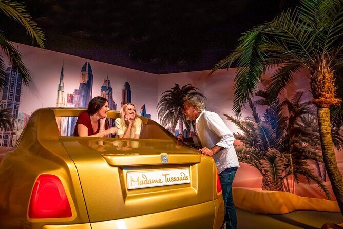 Madame Tussauds Dubai Admission Ticket - Wax hands: fun souvenir or extra cost with risks