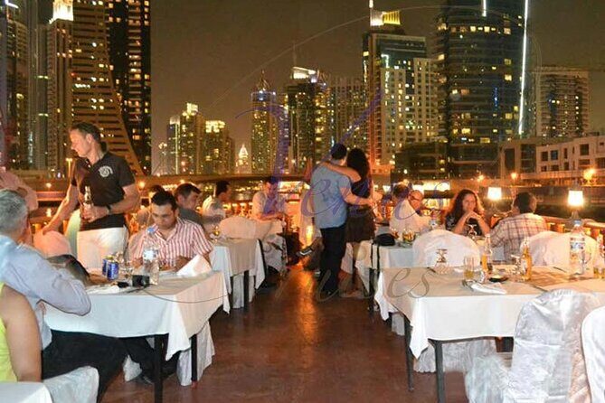 Marina Dhowe Cruise Dinner with Private Transfers - Small Group Size: What “Up to 6” Changes