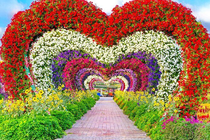 Miracle Garden Dubai - Miracle Garden Dubai: the scale behind the wow