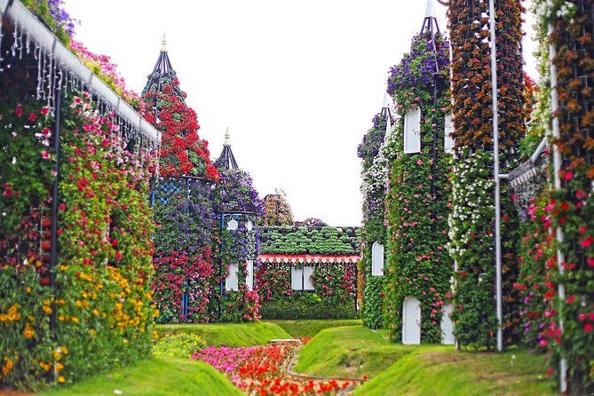 Miracle Garden: Dubai Flora and Fauna 4-Hour Tour - Dubai Mall finish: a practical landing spot