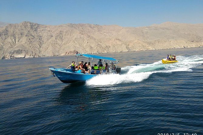 Musandam Sea Safari with Lunch From Dubai - Dubai To Oman: The 7am Pickup, Hajar Mountains, and Border Checks