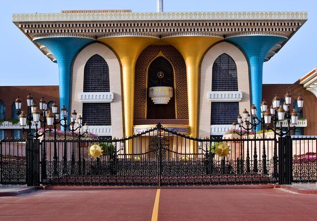 Muscat City Tour from Dubai with Free Visa & Omani Lunch - Key things that make this Muscat tour click