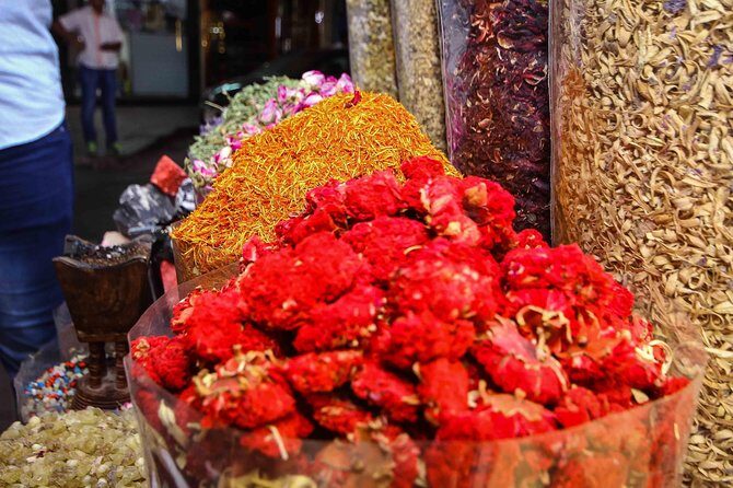 Old and Modern Dubai City Tour - Gold Souk and Spice Souk: guided time in the shopping zones