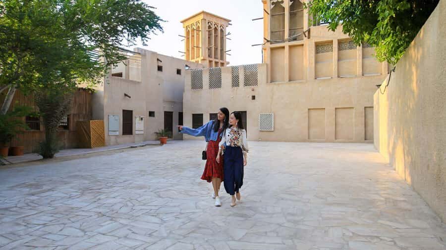 Old Dubai Heritage Tour: Souks, Mosques & more hidden gems! - Zabeel Palace Snapshot: Fast Photos, Clear Direction