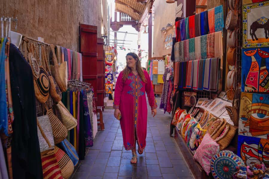 Old Dubai Historic Guided Tour: Creek, Street Food & Souks - Starting at Al Khayma: coffee, dates, and the heritage-house vibe