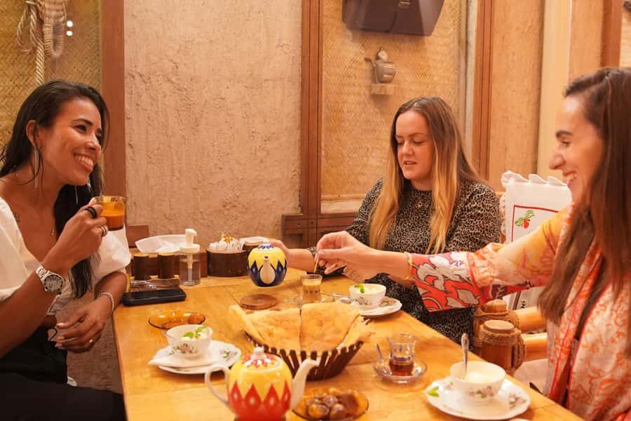 Old Dubai: Premium Guided Tour with Street Food & Abra Ride - Key moments that make this tour feel worth it