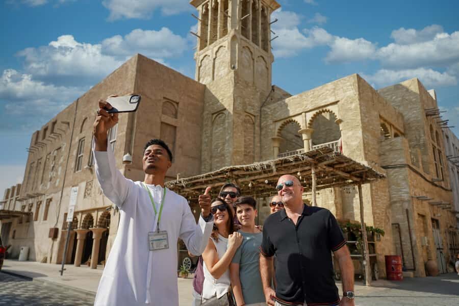 Old Dubai: Premium Guided Tour with Street Food & Abra Ride - The heritage house welcome: tea, dates, and Arabic coffee