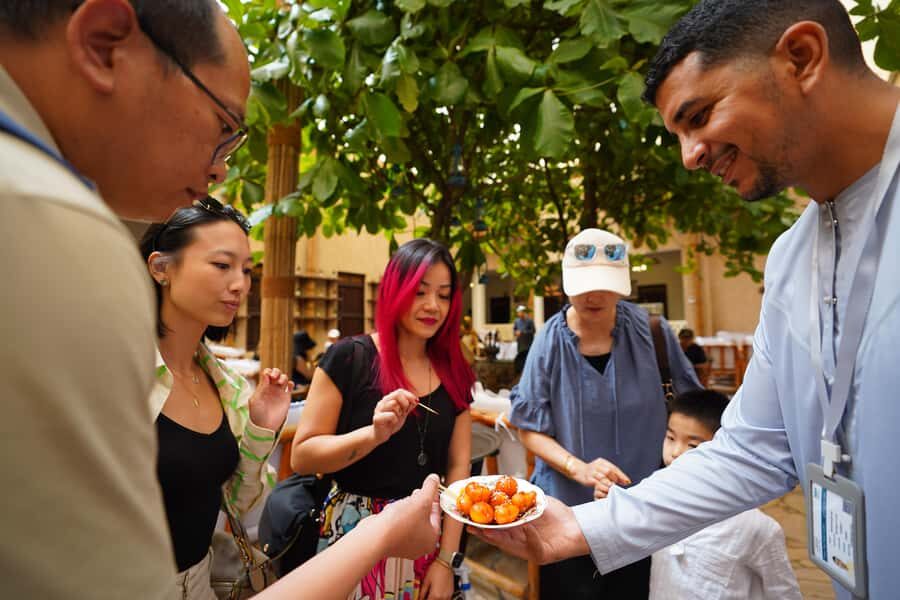 Old Dubai: Premium Guided Tour with Street Food & Abra Ride - Practical tips so you enjoy every stop
