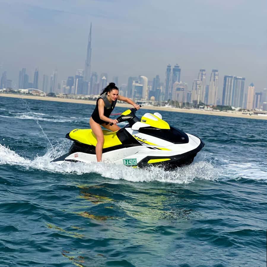Palm Jumeirah Tour: 90-Minute Jet Ski Adventure in Dubai - Palm Jumeirah: the man-made wonder moment