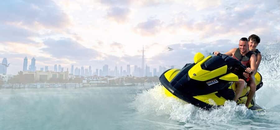 Palm Jumeirah Tour: 90-Minute Jet Ski Adventure in Dubai - The guide factor: why the ride stays fun instead of stressful