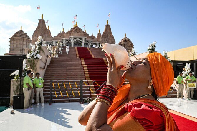 Premium Abu Dhabi City Tour With Hindu Temple Visit - Private - Emirates Palace Mandarin Oriental: a photo-worthy pause that feels worth it