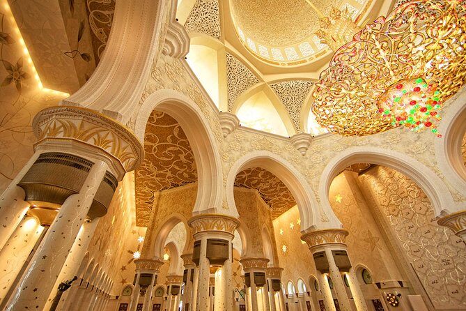 Premium Abu Dhabi Half Day Tour from Dubai - How guided is this tour, really? Ride with a driver who may also be your history guide