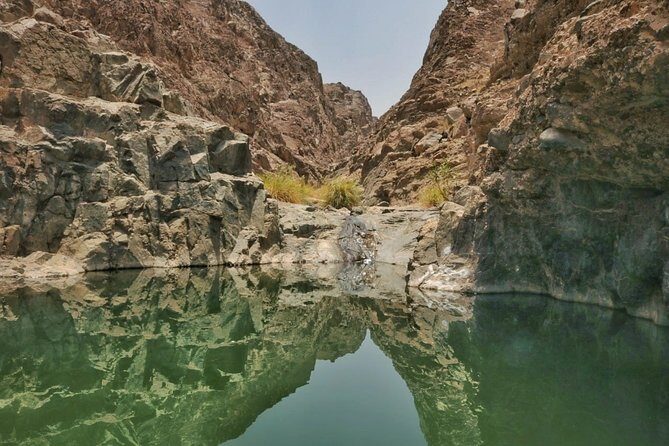 Private 4x4 Desert Drive, Wadi Shawaka Pool Visit with Lunch box - The picnic lunch box: easy, local, and not a time sink
