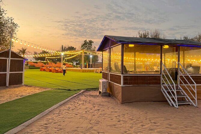Private 4x4 Land Cruiser Desert Safari And BBQ Buffet Dinner - Sandboarding and henna: choose the bits that match your mood