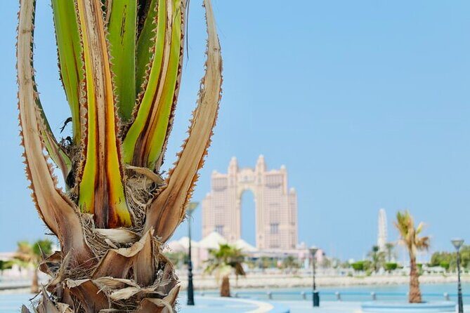 Private Abu Dhabi 5 Wonders Tour with Emirates Palace Lunch - Corniche: 30 Minutes of Skyline and Photo Geometry