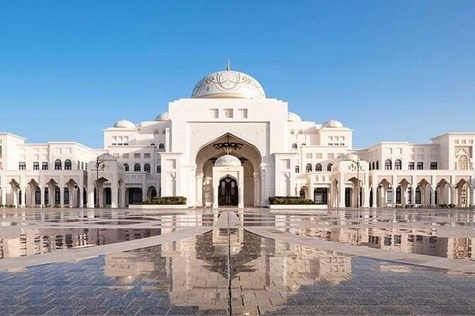 Private Abu Dhabi City Sightseeing Tour - Louvre Abu Dhabi: art and architecture, with a short window