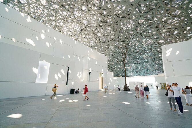 Private Abu Dhabi City Tour with BAPS Temple Visit - Emirates Palace and Royal-style photo stops: skyline views without the stress