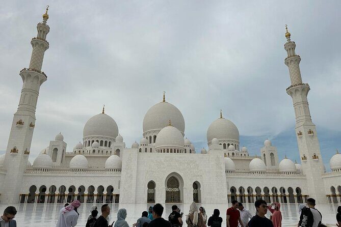 Private Abu Dhabi City Tour with Grand Mosque and Palace Visit - Sheikh Zayed Grand Mosque Center: a guided visit where rules matter