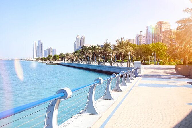 Private Abu Dhabi City Tour with Pick Up - Emirates Palace (Mandarin Oriental): admire the engineering even without entry