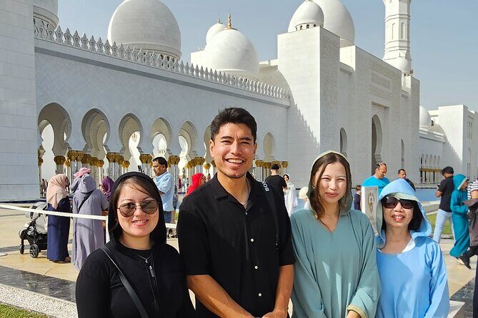 Private Abu Dhabi City Tour With Pickup From Abu Dhabi or Dubai - Dates Market and Marina Mall: smells, snacks, and a practical lunch window