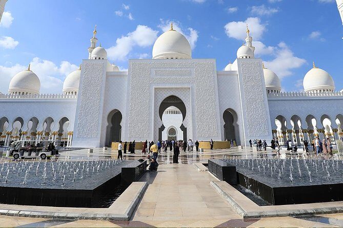 Private Abu Dhabi Full Day City Tour - Sheikh Zayed Grand Mosque: architecture you can actually read