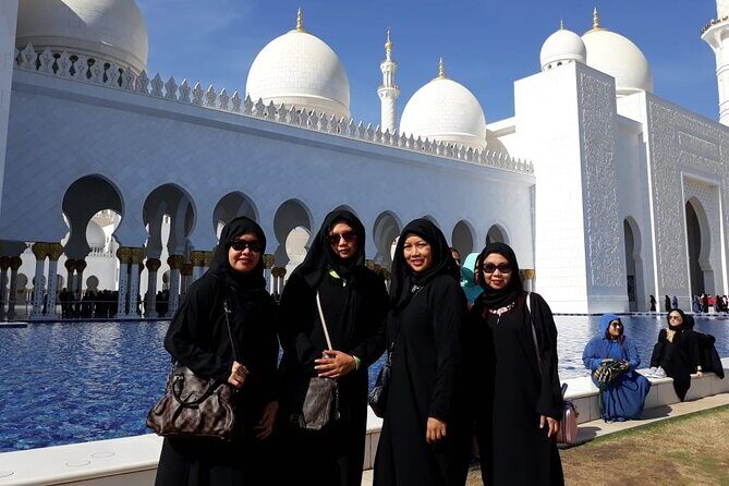 Private Abu Dhabi sightseeing Tour by luxury minivan 6X person - Emirates Palace area: clean harbor views and a quick taste of official grandeur