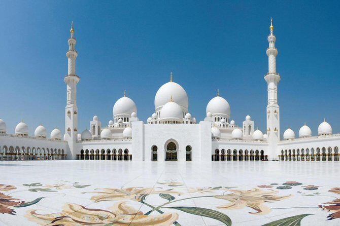 Private Abu Dhabi Tour From Dubai - Heritage Village and Emirates Palace: quick royal-and-local contrasts