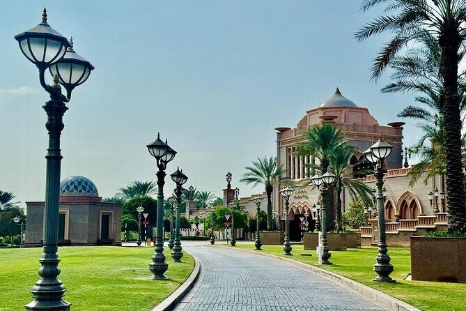 Private Abudhabi City Tour from Dubai - Qasr Al Watan and Heritage Village: Culture With Places to Walk