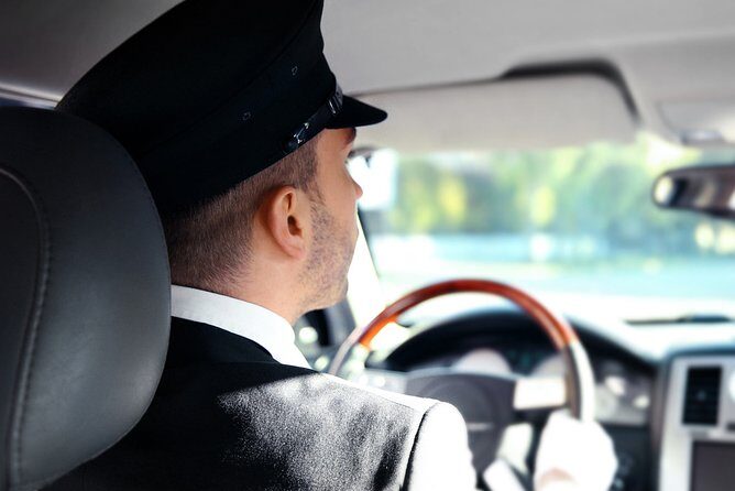 Private Airport Transfer From or To Dubai Airport - Cars and Vans Up to 18: What Group Size Changes