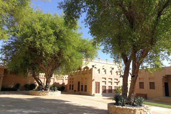 Private Al Ain tour from Dubai with professional Driver - Stop 2: Sheikh Zayed Palace Museum for a calm, historic walk (45 minutes)