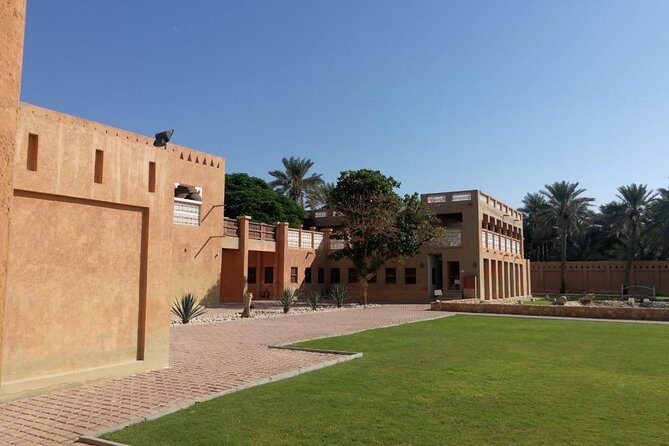Private Al Ain tour from Dubai with professional Driver - Stop 3: Al Ain Oasis (Oasenstadt Al Ain) for a quick reset (about 20 minutes)