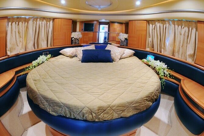 Private Charter Yacht: Dubai Marina, Atlantis And Burj al Arab - Choosing the right cruise length for Atlantis and Burj al Arab